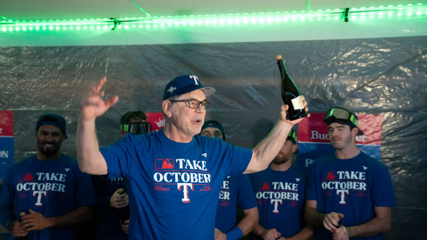 Bruce Bochy, popping bottles